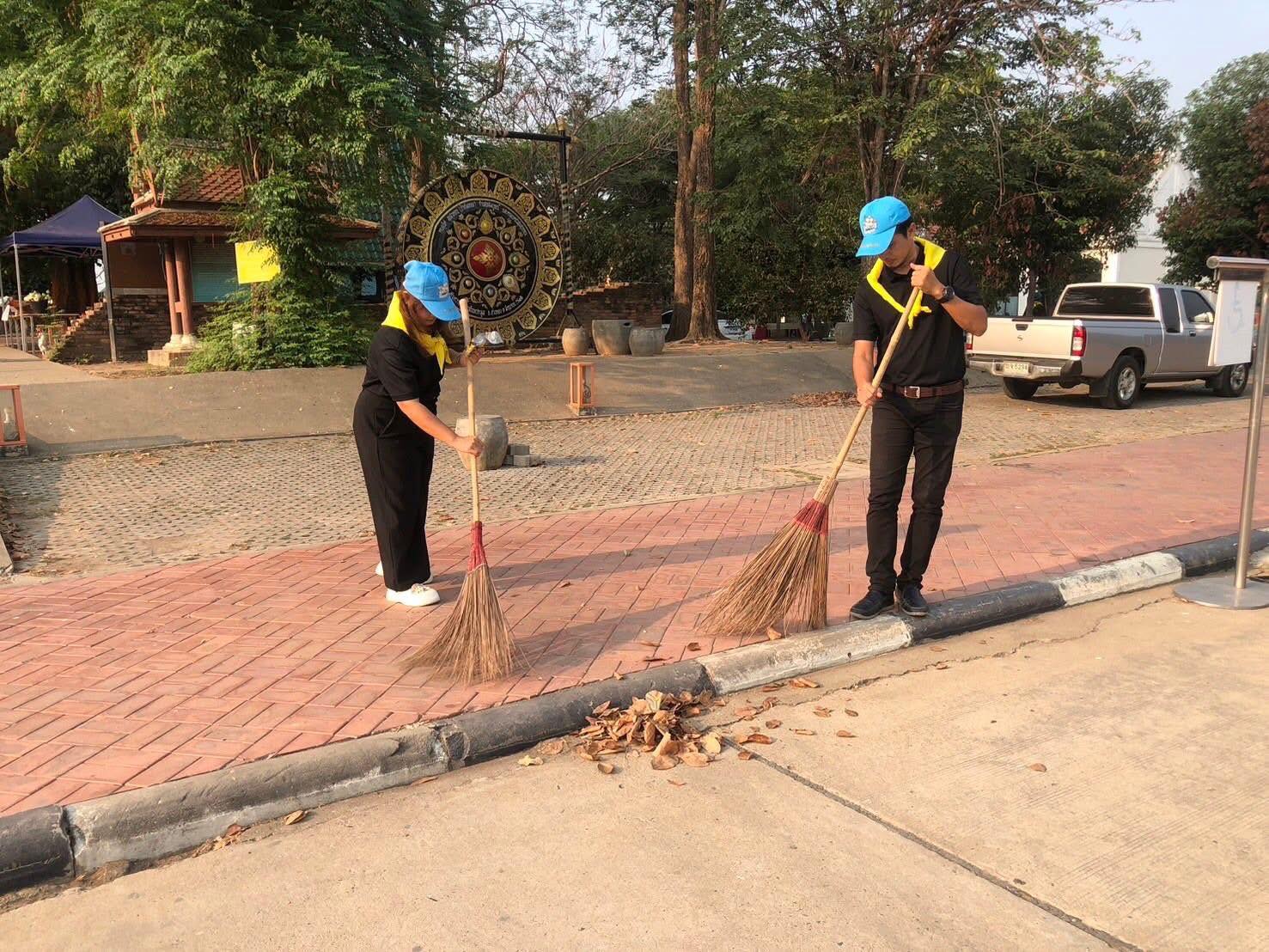 title - ส.ป.ก.อ่างทอง เข้าร่วมโครงการรณรงค์ดูแลรักษามรดกศิลปวัฒนธรรมของชาติ เนื่องในวันอนุรักษ์มรดกไทย พุทธศักราช 2569 จังหวัดอ่างทอง 